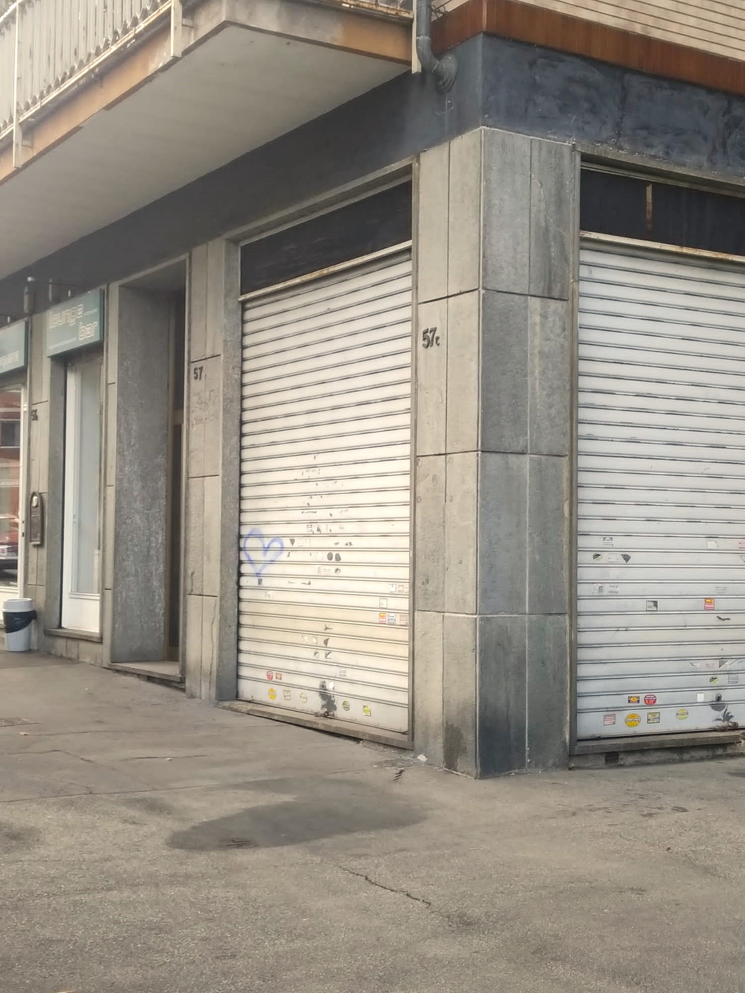 Muri negozio in vendita a Torino Via Cravero