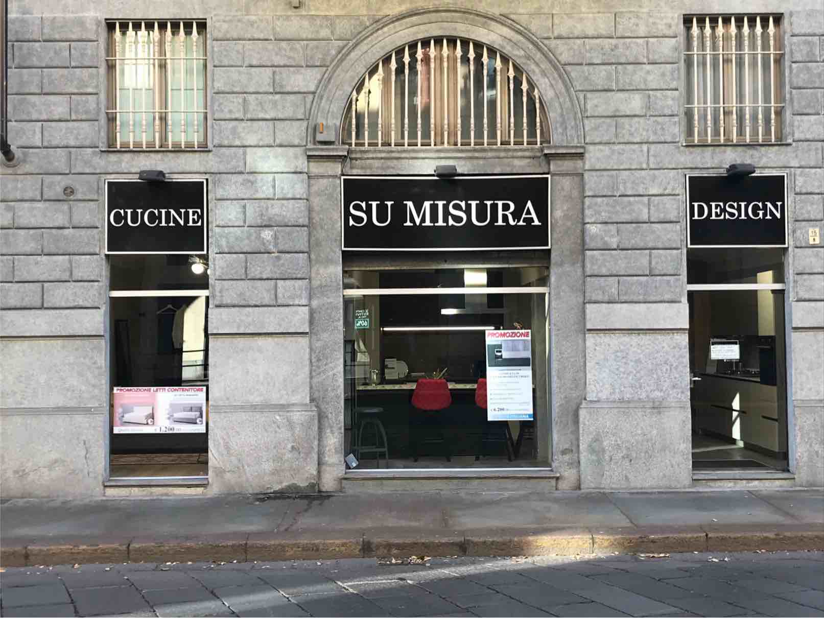 Cedesi licenza negozio in Torino 1 cedesi licenza negozio Torino Via Cernaia